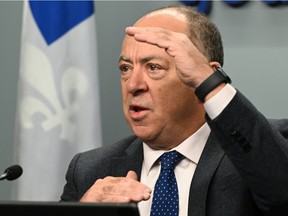Quebecers urged to masks up towards vacation season ‘virus cocktail’