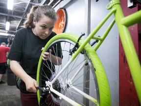 In 2017, Myriam Hart puts together an Écovelo at SOS Velo in Montreal.