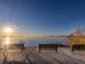 Benches at the western tip of René-Lévesque Park in Lachine Dec. 12, 2022.