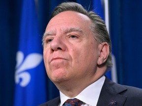 Premier François Legault hopes to parlay his own still considerable popularity into a bargaining advantage, writes Tom Mulcair.