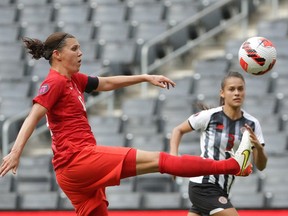 The public is siding with Christine Sinclair and the national women's team in their fight against Soccer Canada.