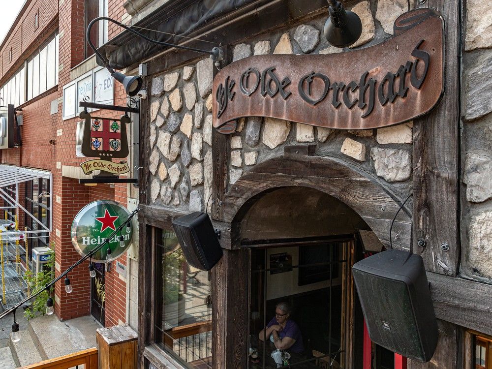 The deals orchard pub