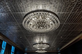 INSIDE MOISHES IN ITS NEW LOCATION