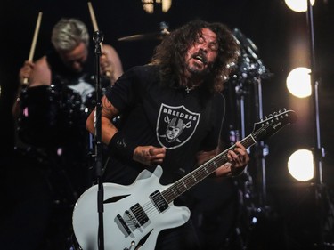 Dave Grohl and drummer Josh Freese of Foo Fighters