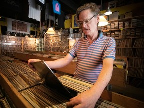 Death of Vinyl co-owner Steve Ludvik in his shop