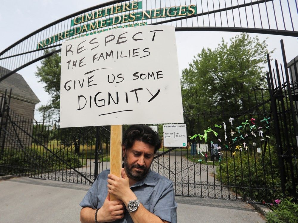 Families plead to end strike at Notre-Dame-des-Neiges Cemetery