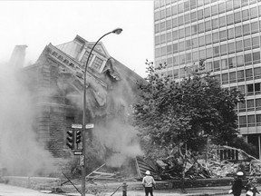 Van Horne mansion falling to the ground in demolition.