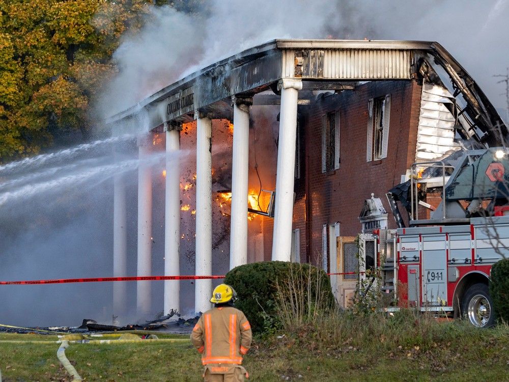 Firefighters battle major blaze at funeral home in Pointe Claire