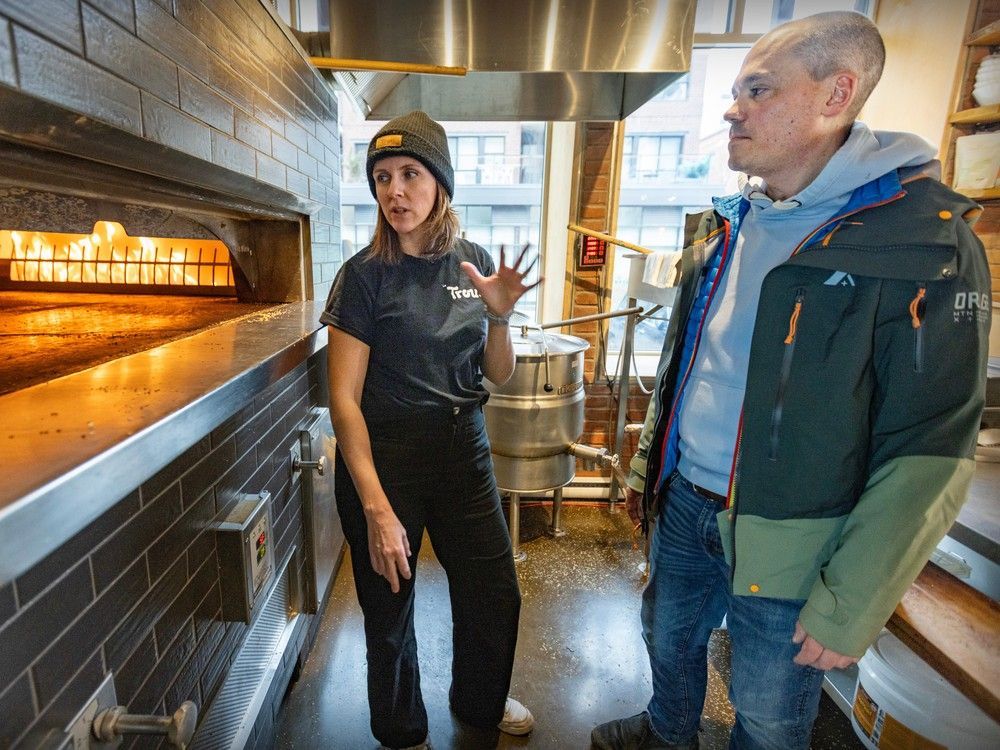 Clean air advocates want bylaw to phase out polluting wood-fired ovens