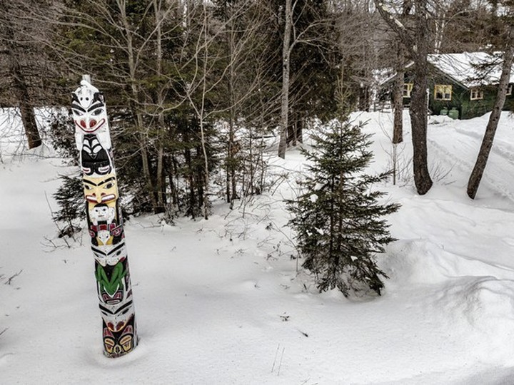  The 14-foot totem that graces the property, shipped from Haida Gwaii in B.C.