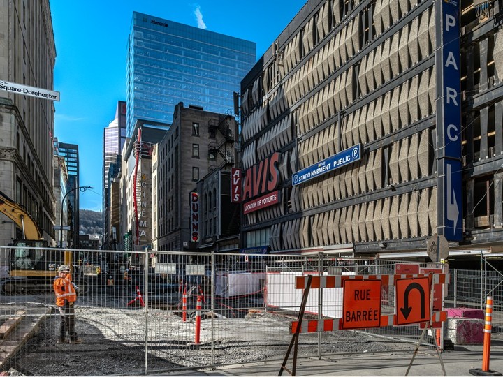  Construction and safety concerns have closed part of Metcalfe St. in Montreal, creating headaches for businesses in the area.
