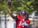 Alouettes fullback David Dallaire takes advantage of rare chance to shine 4 Dominique Davis throws a pass during Montreal Alouettes training camp practice in Trois-Rivières on May 25, 2022.