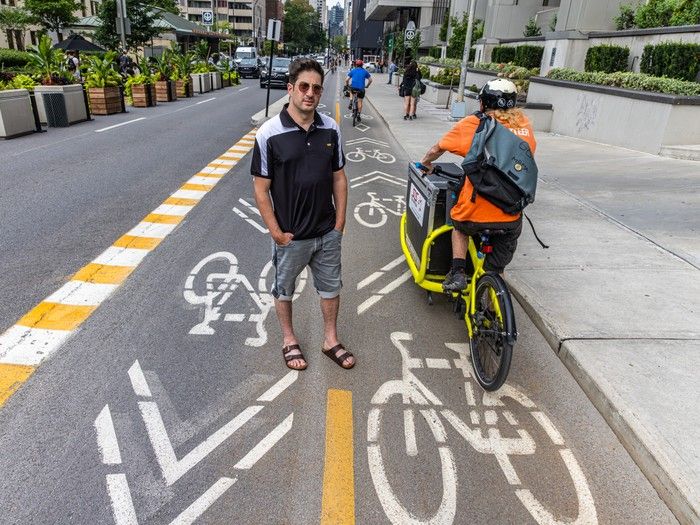 decode Montreal road markings