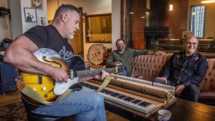  “hopefully this is the beginning of what could be a monthly or bi-monthly series of shows” at le 9e, says mitch melnick, right, with shane murphy and howard bilerman at the latter’s hotel2tango studio.