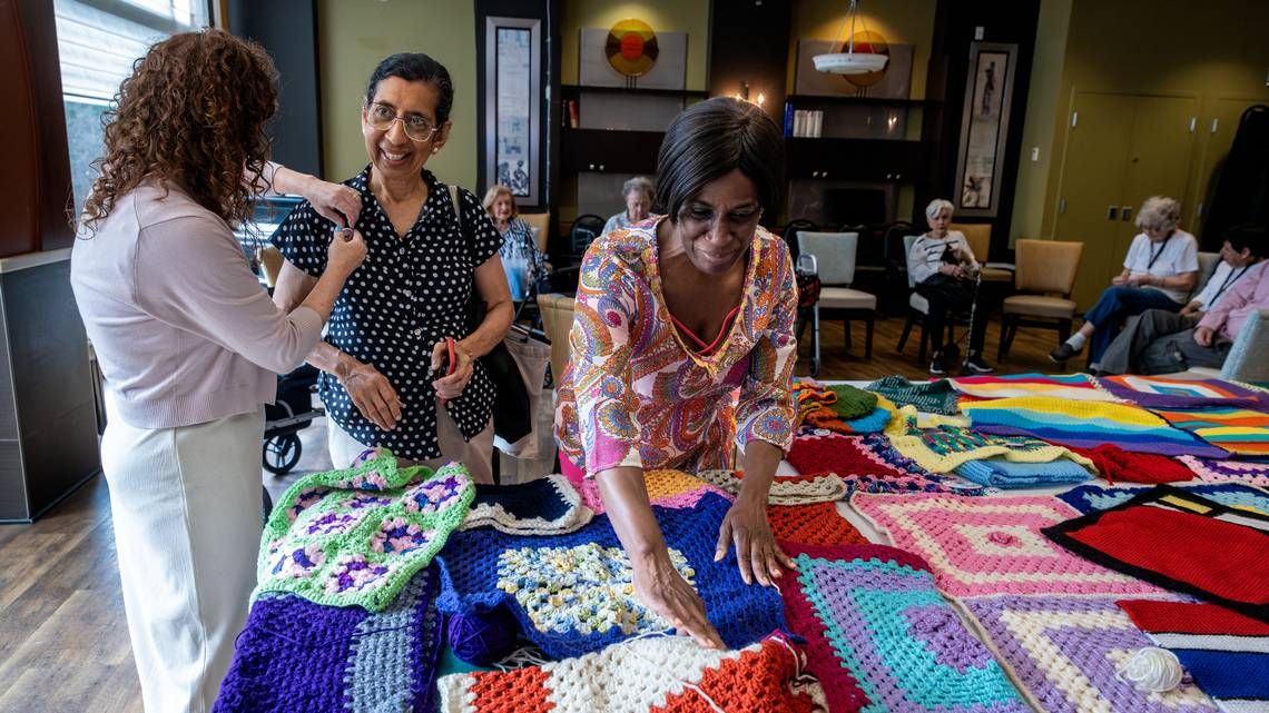 121424-1210_extra_knitting_1