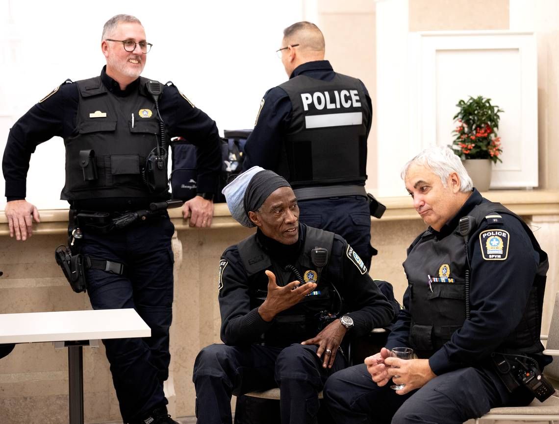 121124-police_checks