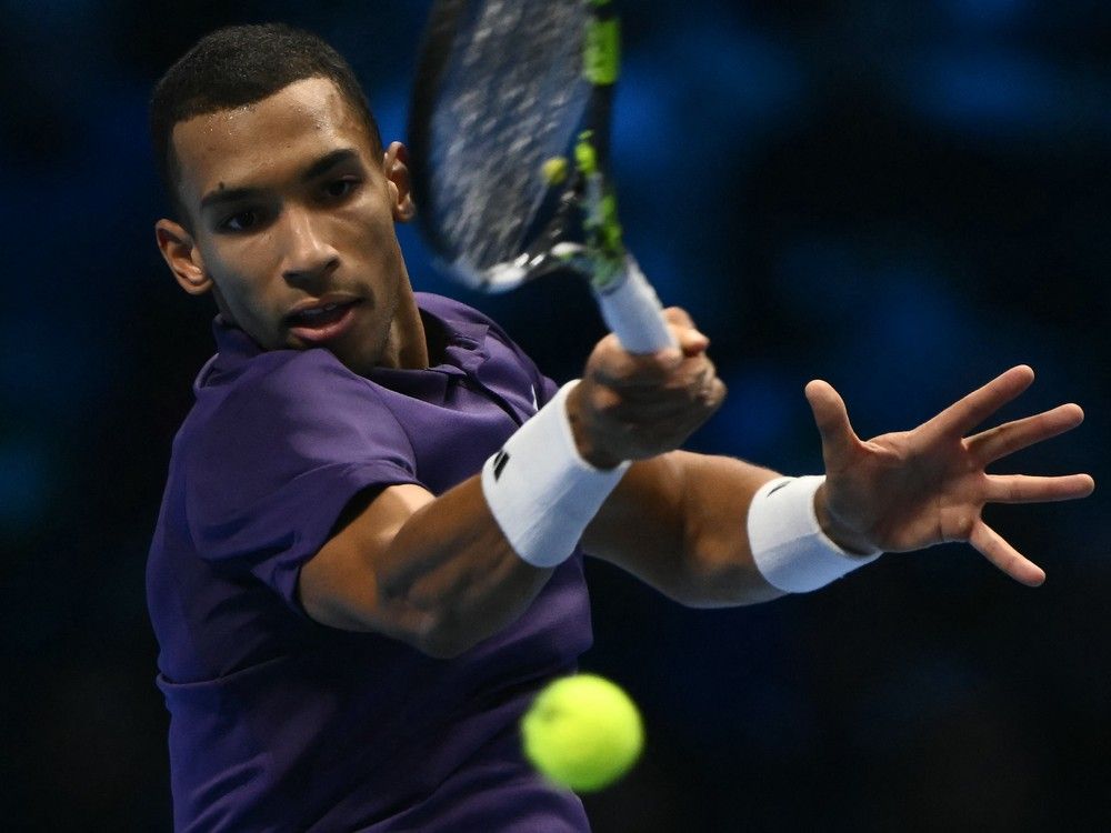 Carlos Alcaraz beats Montrealer Félix Auger-Aliassime to book Turin final spot Carlos Alcaraz beats Montrealer Félix Auger-Aliassime to book Turin final spot