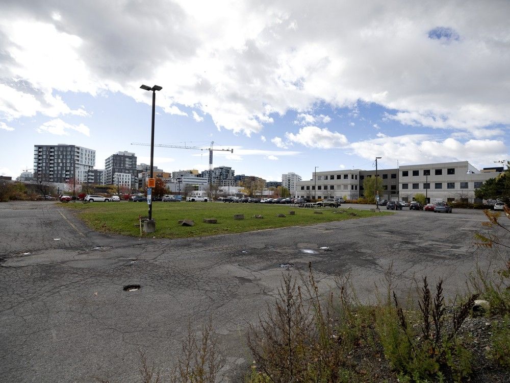 the proposed site at de la savane st. and victoria ave. is a parking lot.