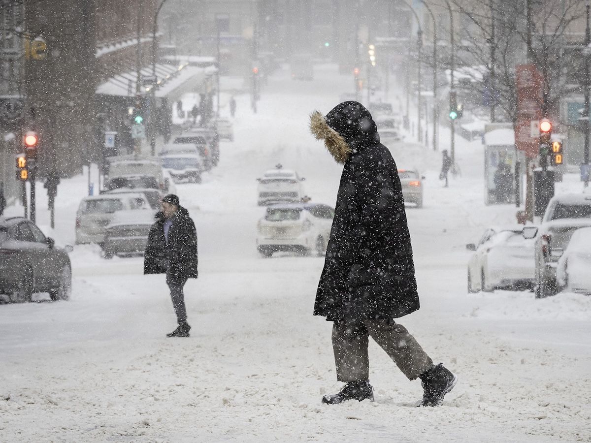 Montreal could see up to 10 cm of snow Friday, travel disruptions expected