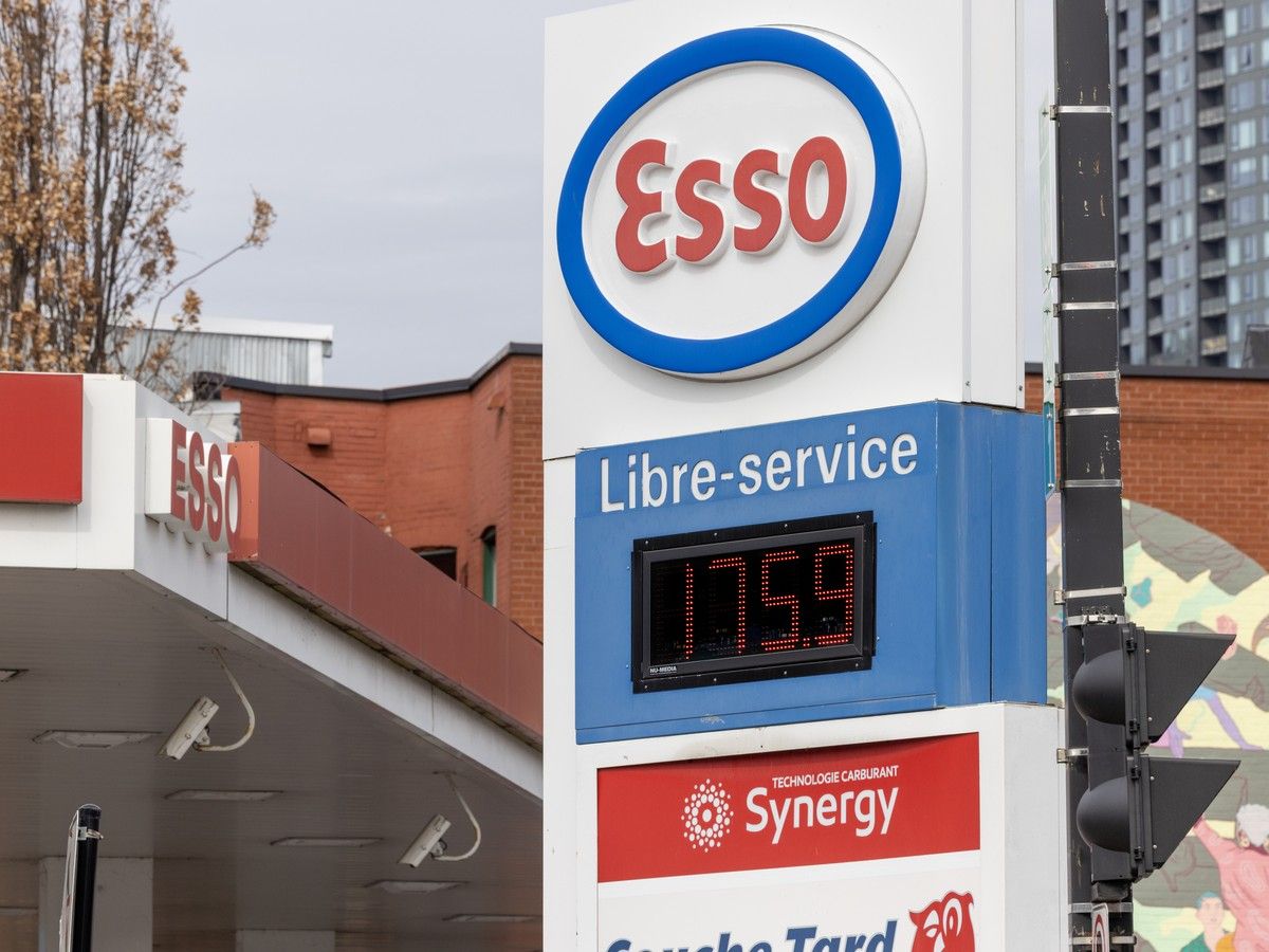 Display of gas price at an Esso station