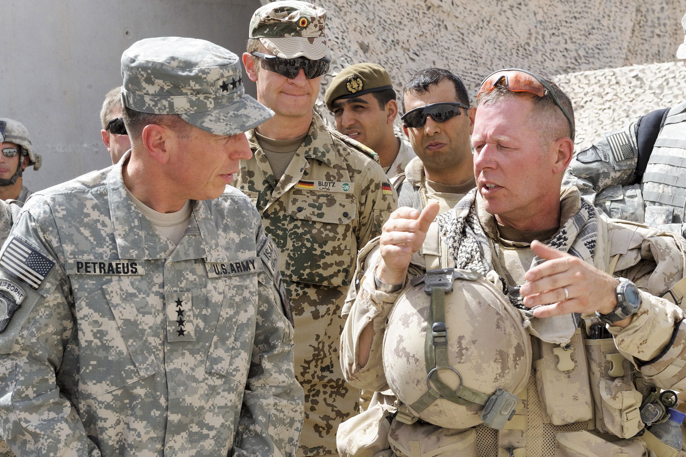 David Petraeus Flawed in civilian life, useful on the battlefield National Post pic