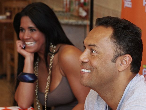 Roberto Alomar's wife obtains temporary injunction following