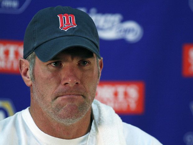 Brett Favre apologizes to Minnesota Vikings teammates for 'distraction'  hours before they play at New York Jets 