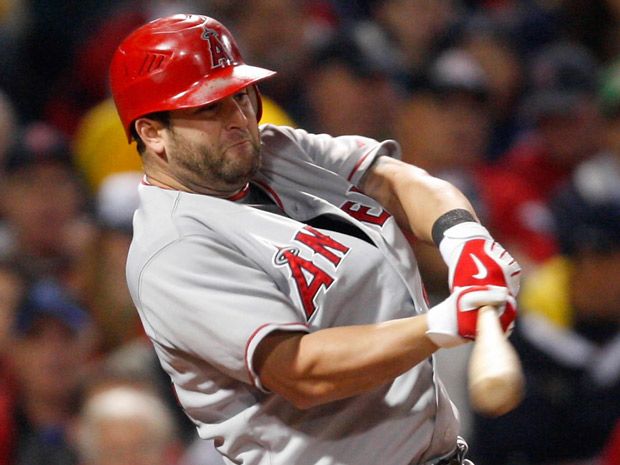 Mike Napoli signs with the Rangers, ending his short-lived era in