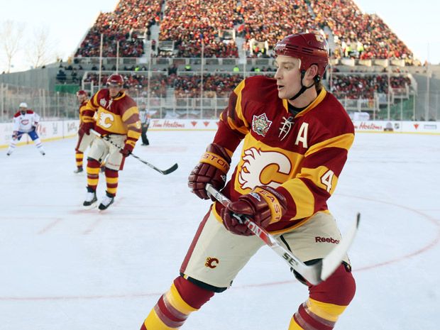 JAROME IGINLA Signed 2011 NHL HERITAGE CLASSIC Calgary Flames 8 X