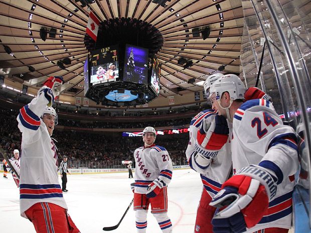 Rangers' line switch-ups is showing early success on the ice