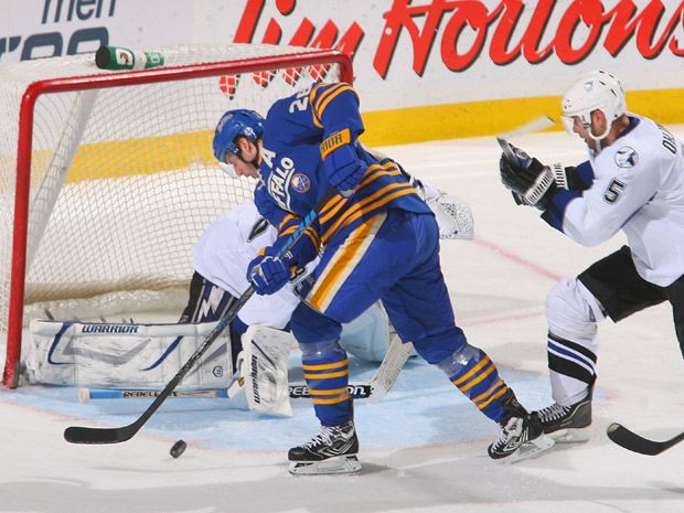 Center Vincent Lecavalier of the Tampa Bay Lightning in action during  News Photo - Getty Images