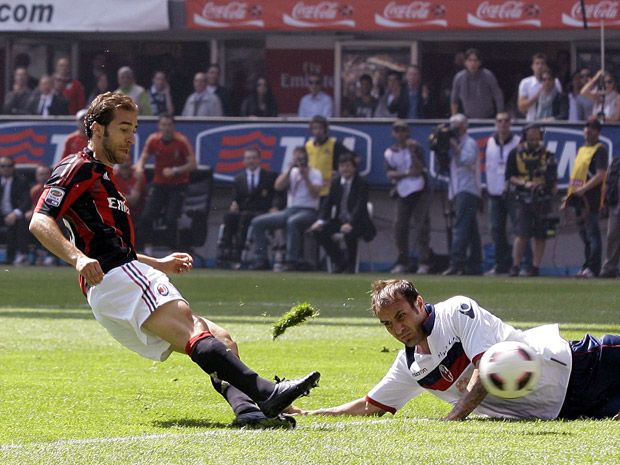 Serie B: 10-man Bari book promotion play-off final - Football Italia