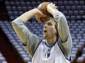 Mavs' think-to-win doctor helps players cope; plus analyzing home