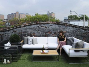 Kick back in style with outdoor furniture so nice you’ll never want to go inside. This 6x12-ft. urban chic balcony features the Cityscape sectional and coffee table.