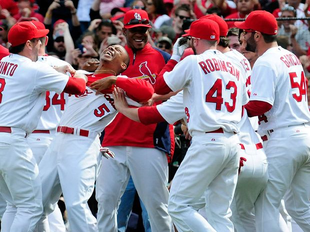 Cardinals face unfamiliar future without Albert Pujols, Yadier Molina  wearing red - The Boston Globe