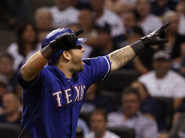 Texas Rangers rumors: Mike Napoli wants two year contract, per