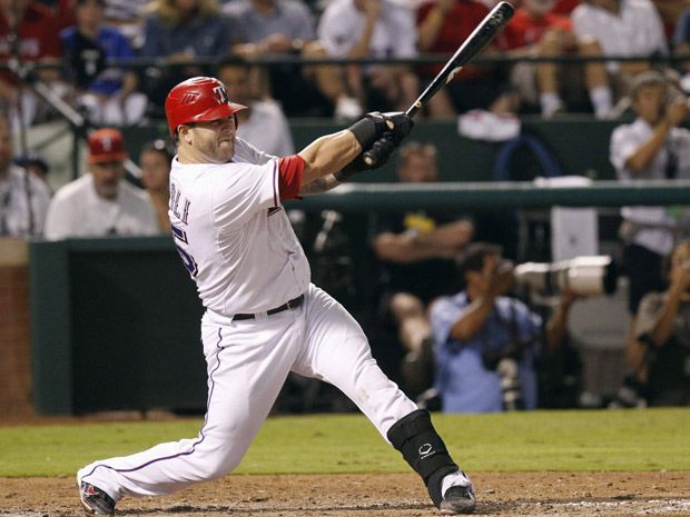 Mike Napoli signs with the Rangers, ending his short-lived era in