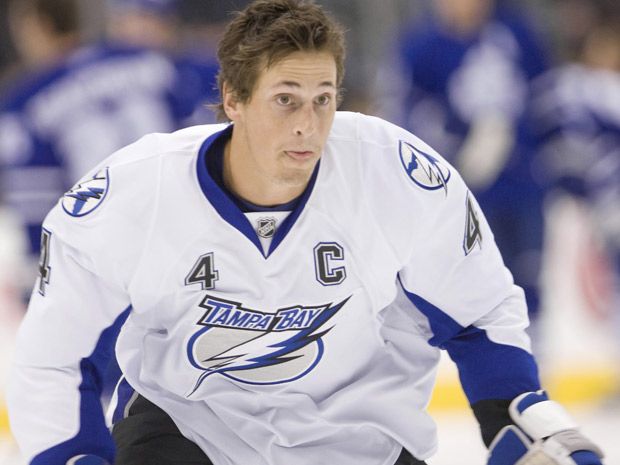 Lecavalier's two goals lifts Lightning to win