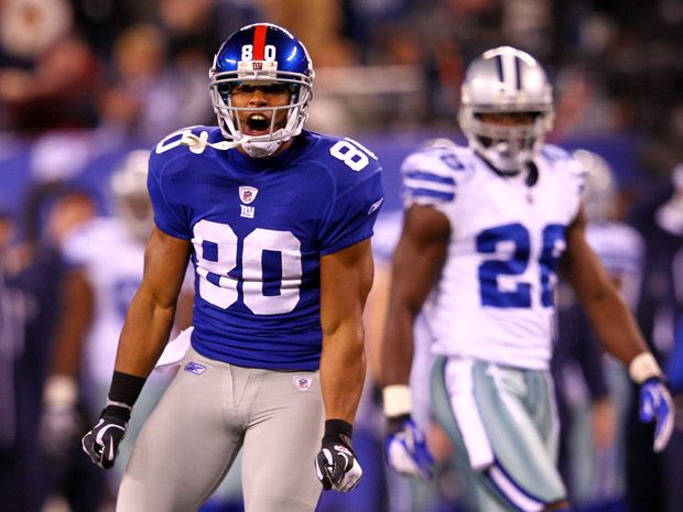 Victor Cruz gives bullied gay teen a tour of New York Giants