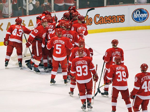 This day in NHL history: Red Wings host last game at Joe Louis Arena