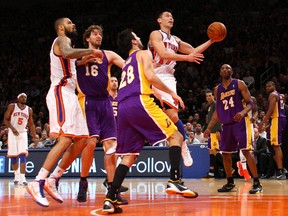 Jeremy Lin Leads Knicks vs Kobe Bryant, Lakers: LIVE UPDATES
