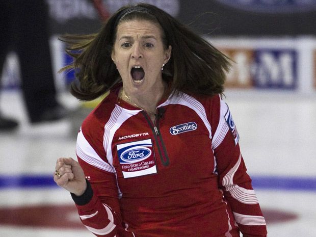 Heather Nedohin, Canadians overcome early struggles to top China at world curling  championship