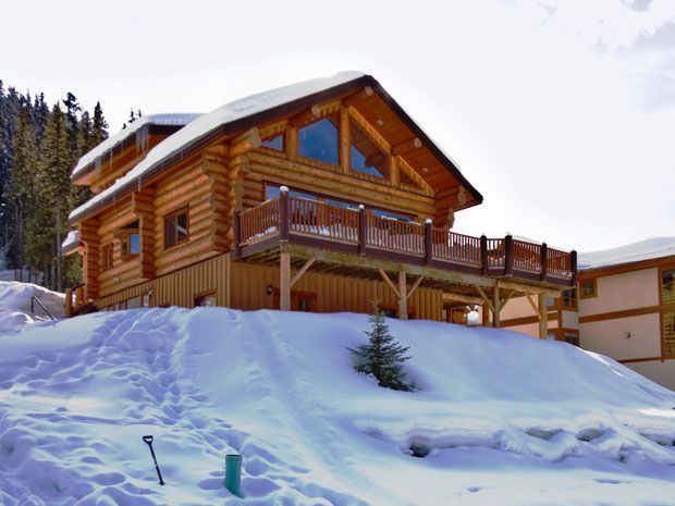 B.C. getaway property! Quintessential Canadian log cabin hand-crafted ...