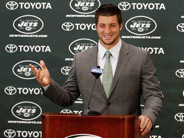 Tebow Polarizes Fans Even in Jacksonville, His Hometown - The New York Times