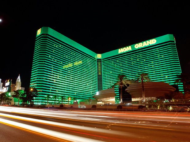Gambling giants MGM, Caesars eye Toronto | National Post