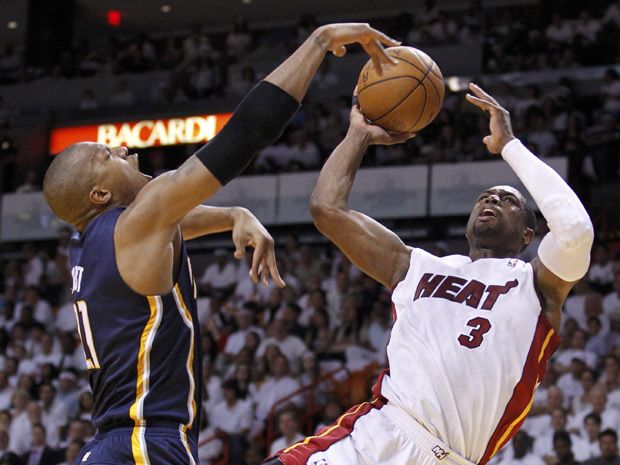 Miami Heat: LeBron James, D-Wade, and Ref.