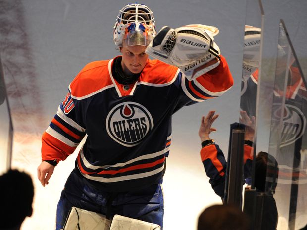 Devan Dubnyk surprised by Edmonton Oilers' pursuit of other