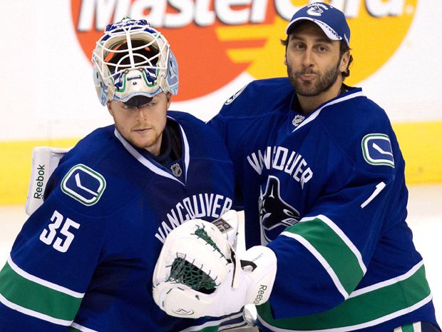 Roberto Luongo Gives List of Concerns to Four Teams. Read Their  Responses.