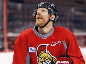 Ottawa Senators captain Daniel Alfredsson stays another season