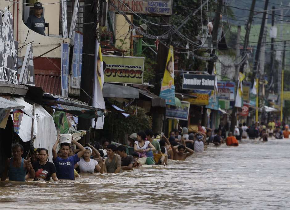 Manila Flood Pictures Show Devastation As Water Engulfs Philippines ...